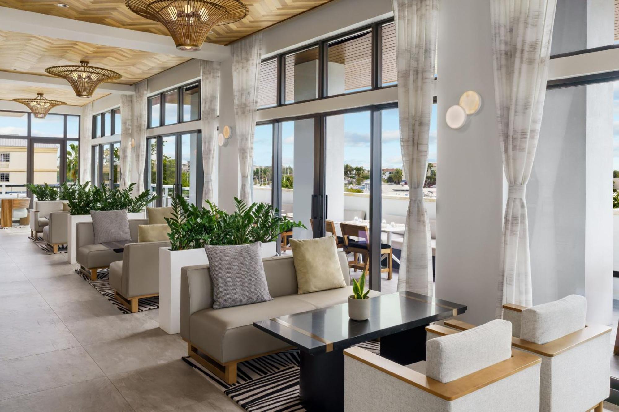 Ac Hotel By Marriott Naples 5Th Avenue Bagian luar foto