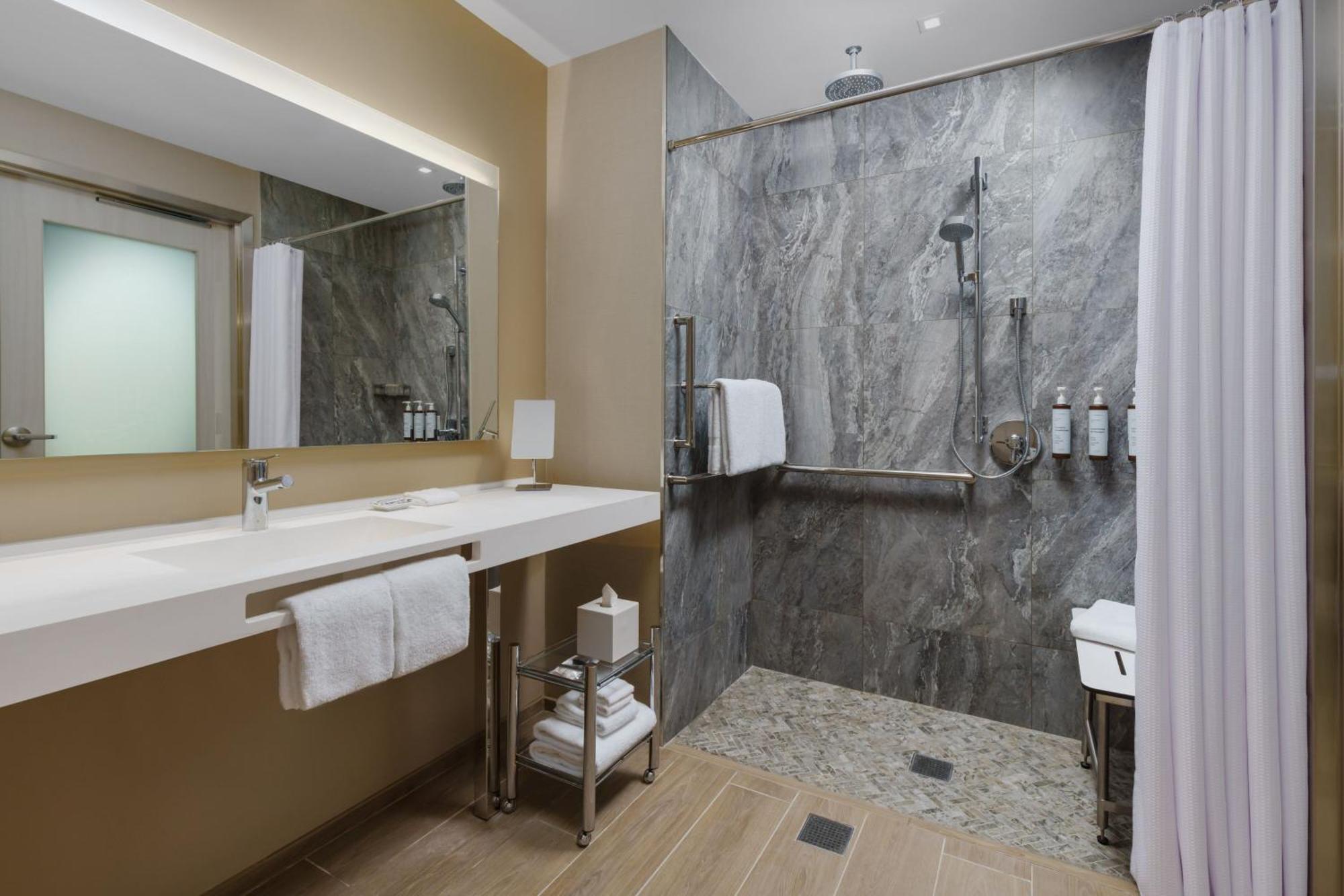 Ac Hotel By Marriott Naples 5Th Avenue Bagian luar foto