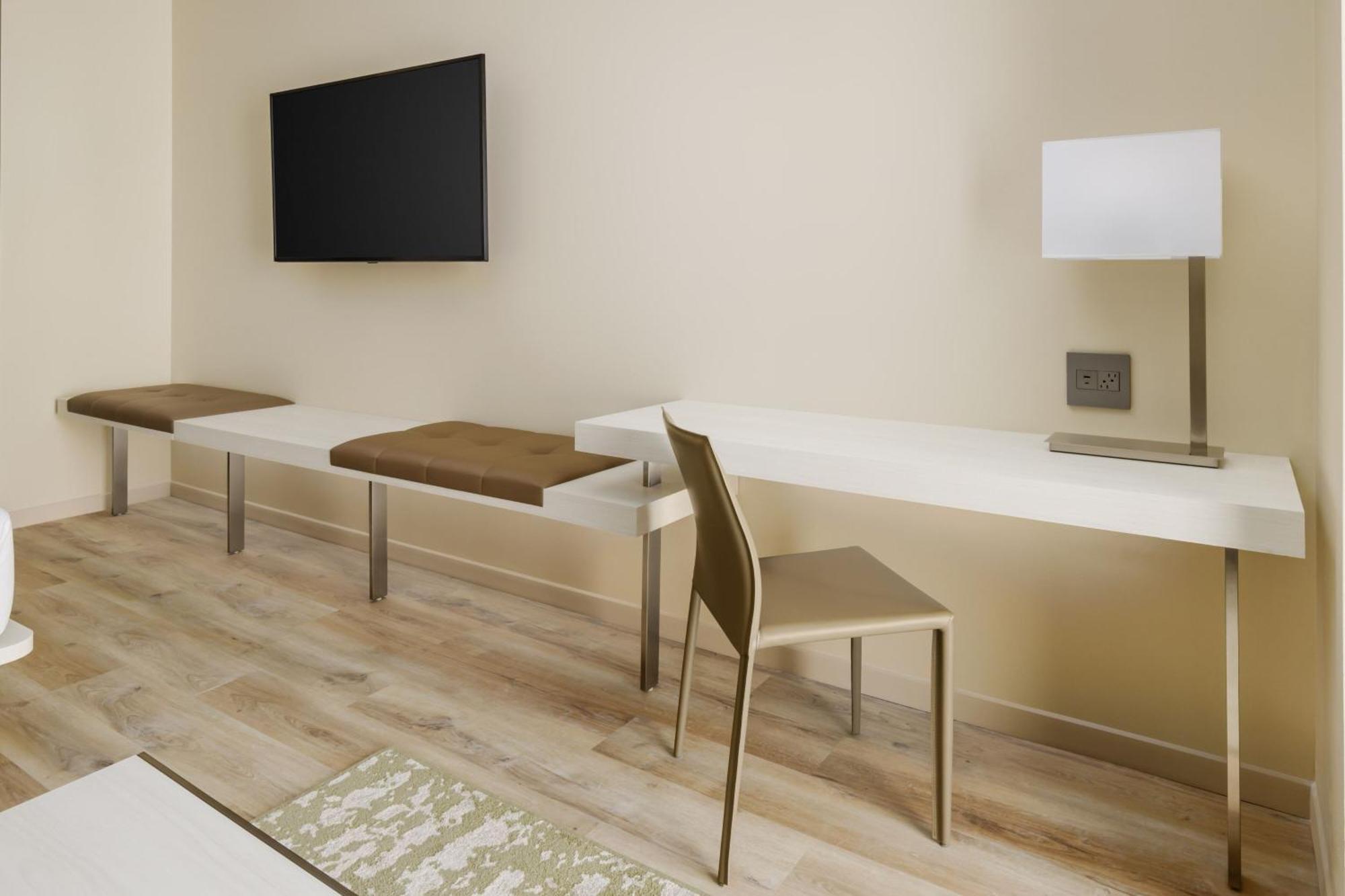 Ac Hotel By Marriott Naples 5Th Avenue Bagian luar foto