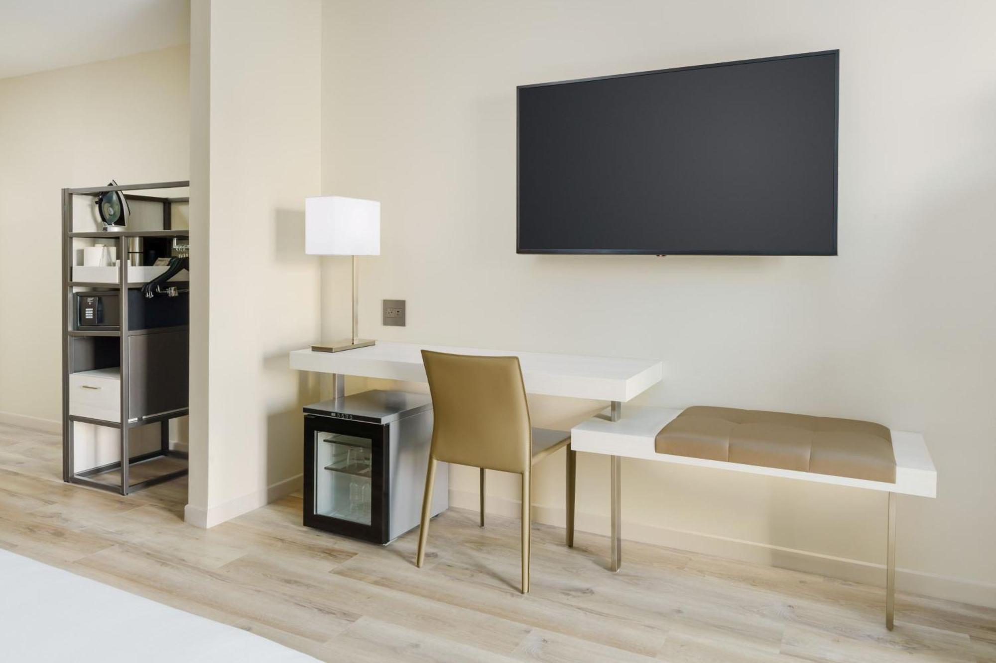 Ac Hotel By Marriott Naples 5Th Avenue Bagian luar foto