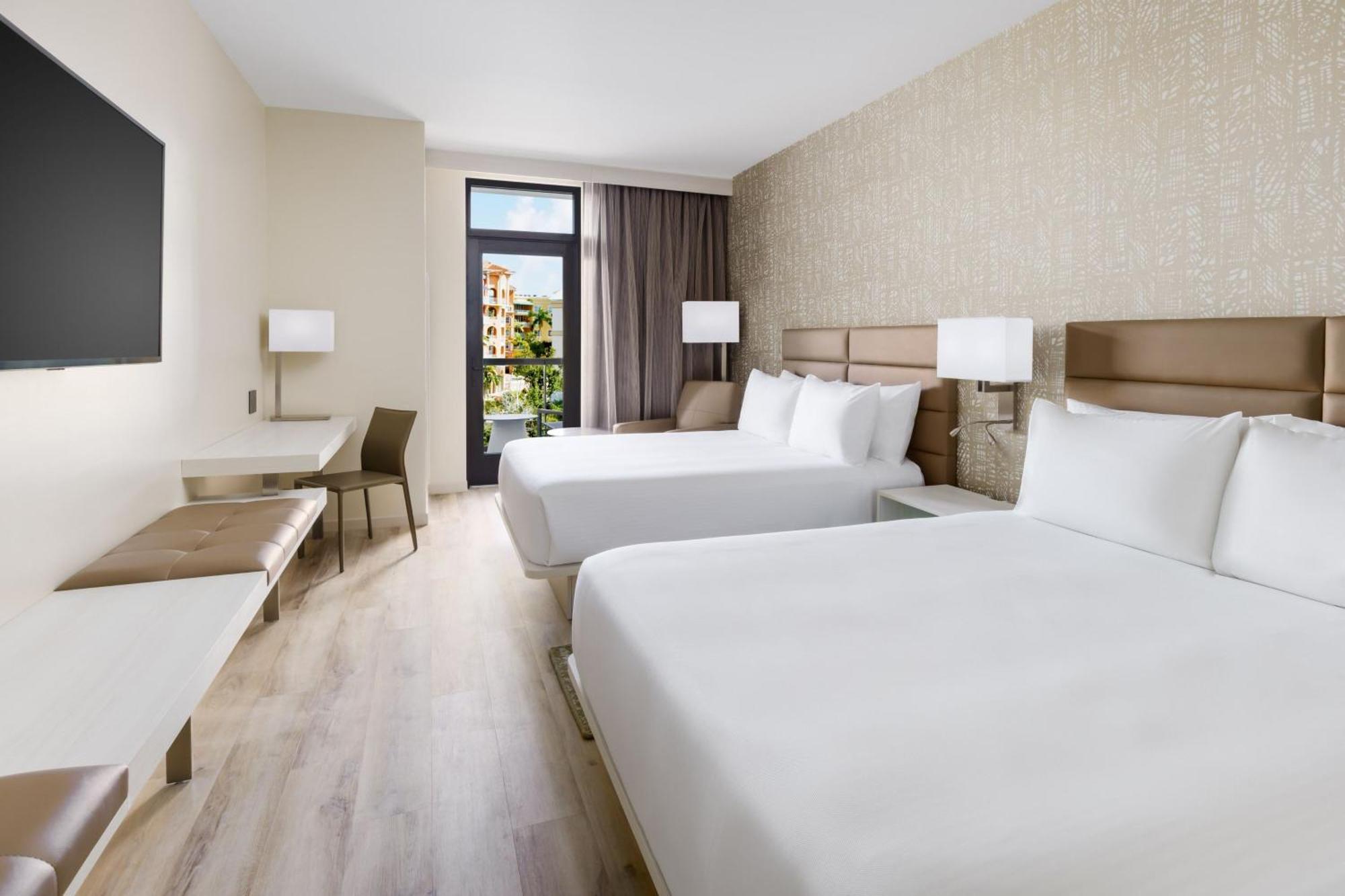 Ac Hotel By Marriott Naples 5Th Avenue Bagian luar foto