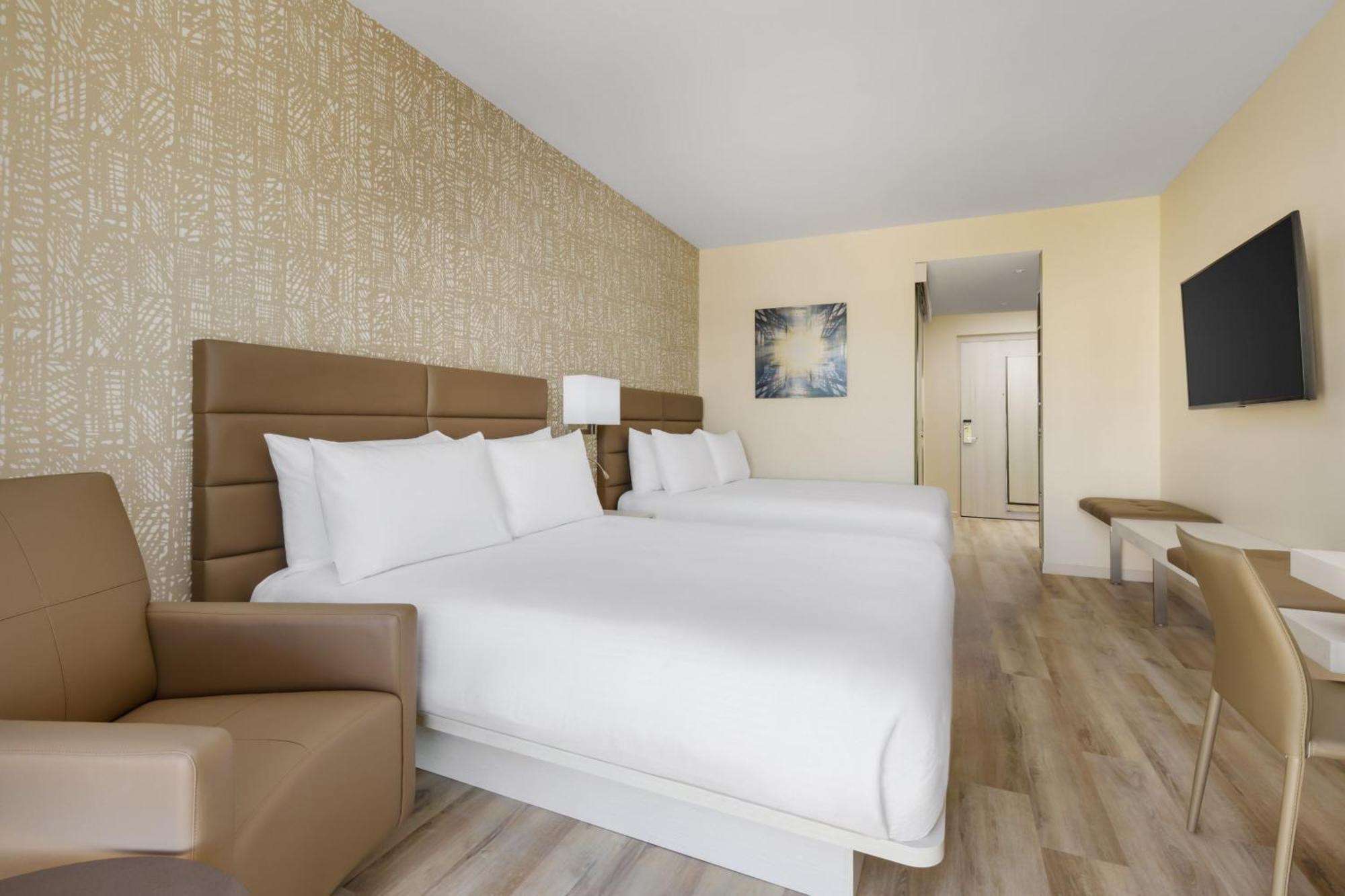Ac Hotel By Marriott Naples 5Th Avenue Bagian luar foto