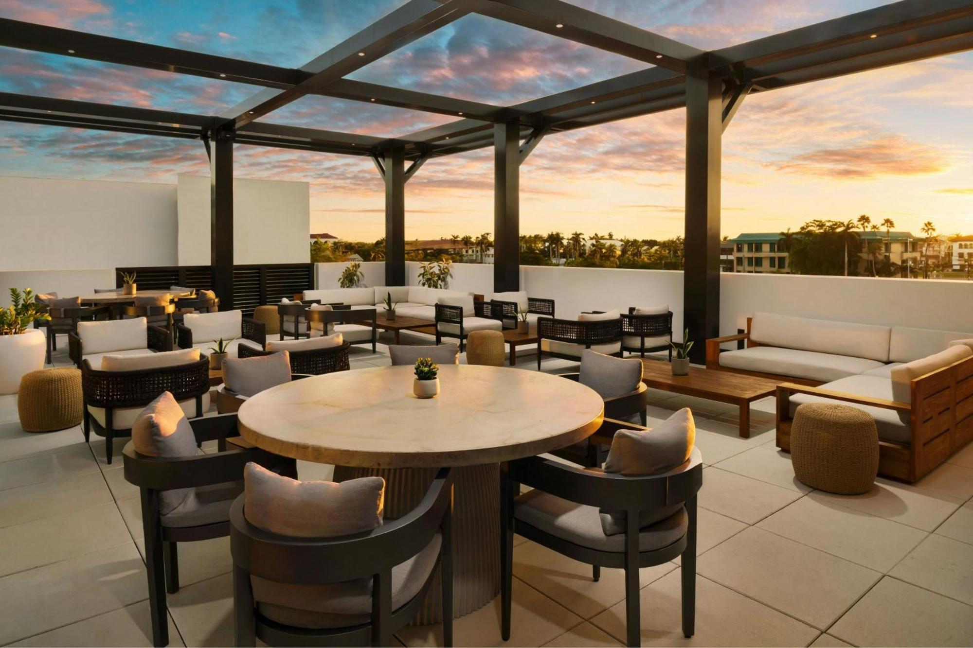 Ac Hotel By Marriott Naples 5Th Avenue Bagian luar foto