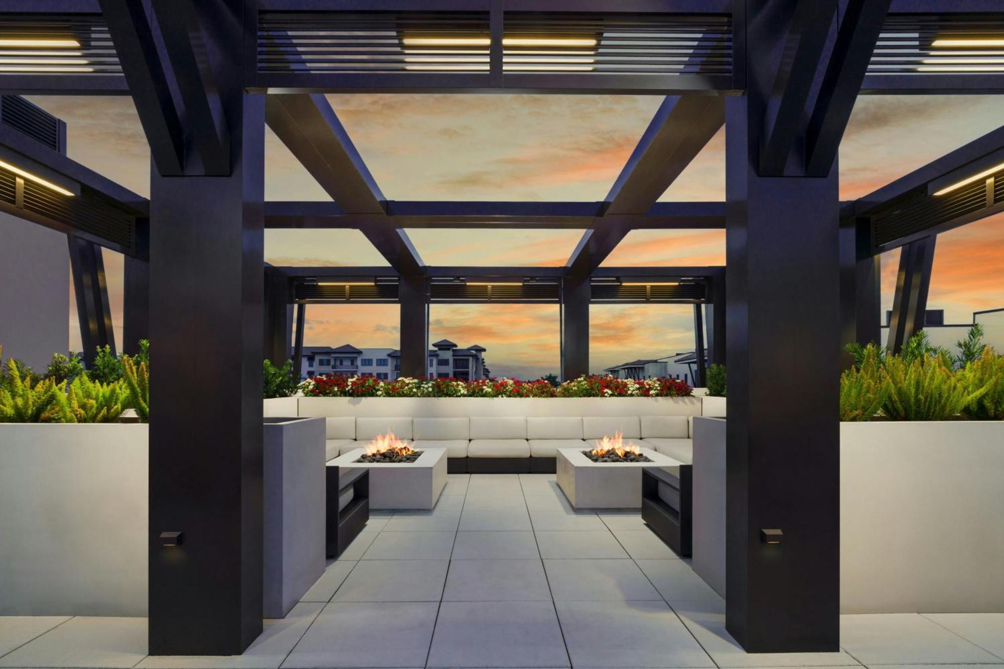 Ac Hotel By Marriott Naples 5Th Avenue Bagian luar foto