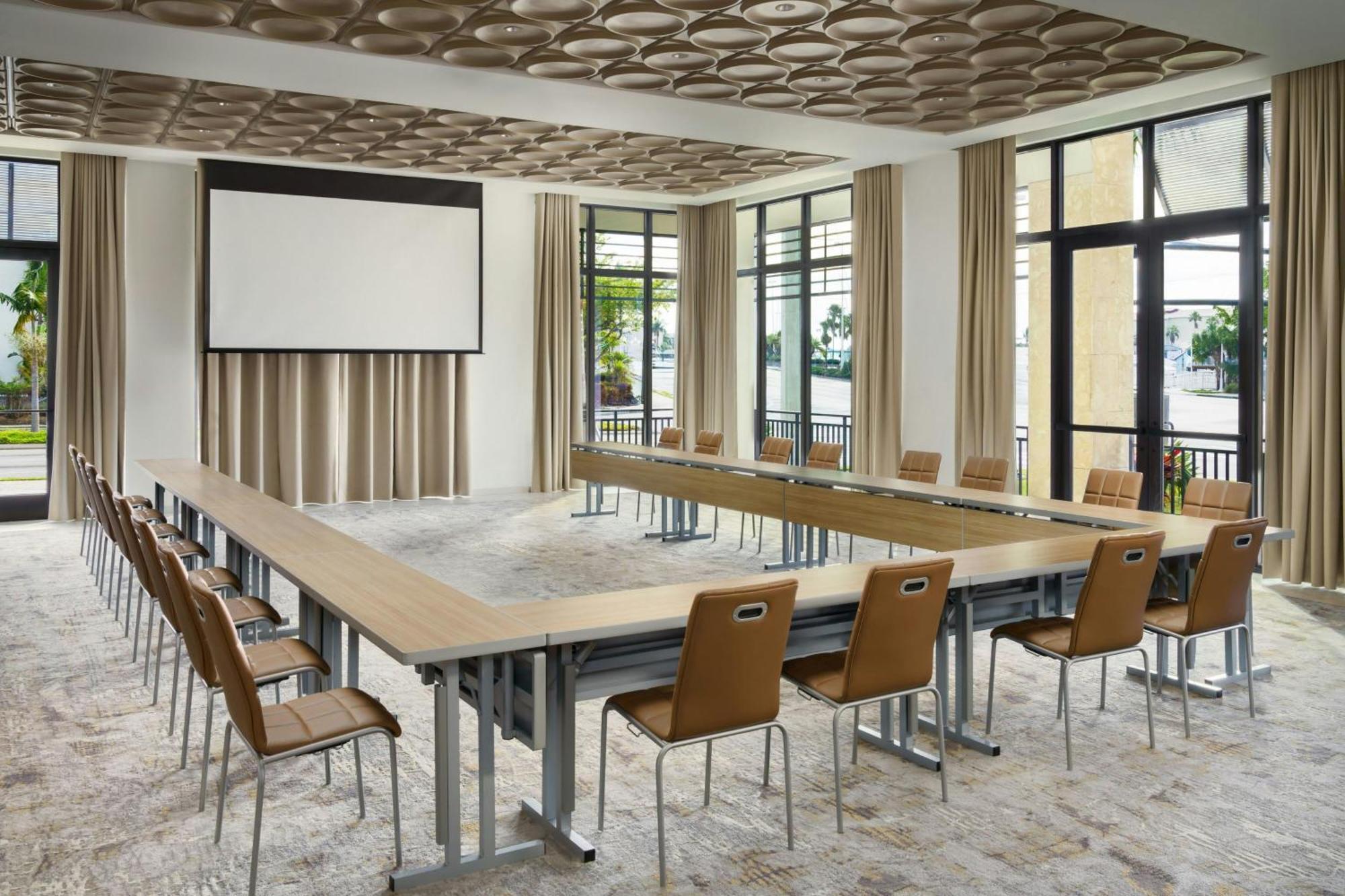 Ac Hotel By Marriott Naples 5Th Avenue Bagian luar foto