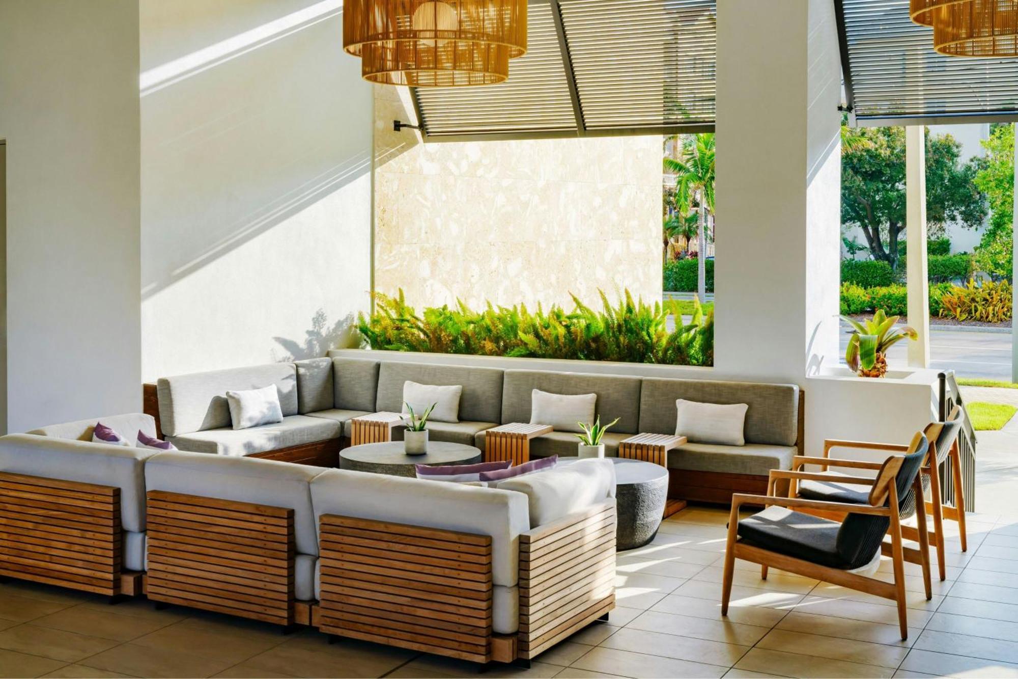 Ac Hotel By Marriott Naples 5Th Avenue Bagian luar foto